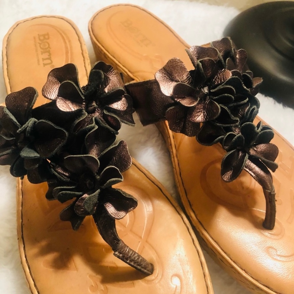 BORN shiny brown floral cork wedge sandals sz 10
